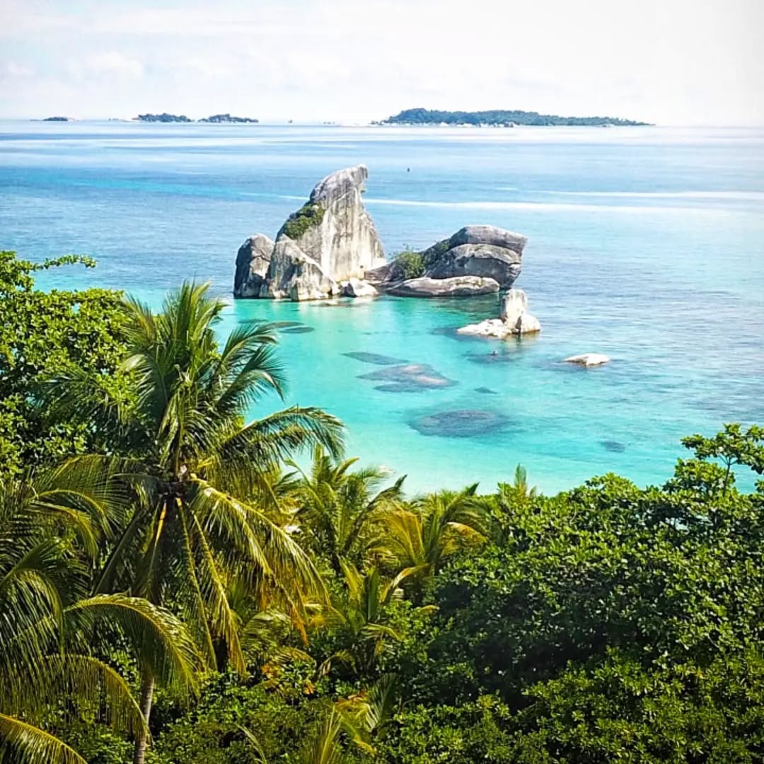 Pulau Burung Belitung: Surga Tropis dengan Batu Granit Raksasa yang Mirip Kepala Burung